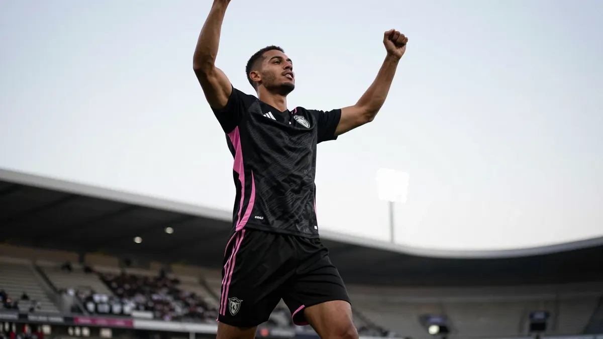 Bristol Rovers have launched their new black and pink tertiary kit, which was first worn in the 3-0 defeat at Gillingham...